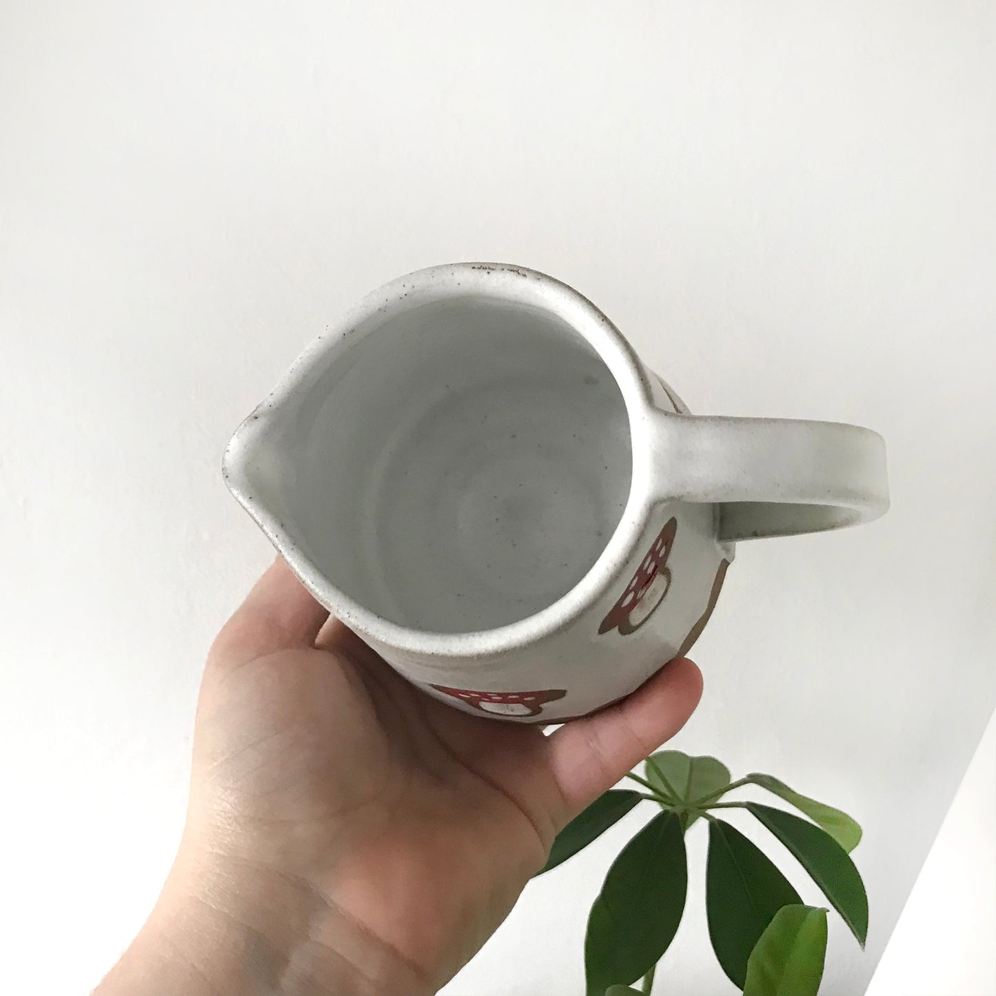 Mushroom Jug White (Medium)