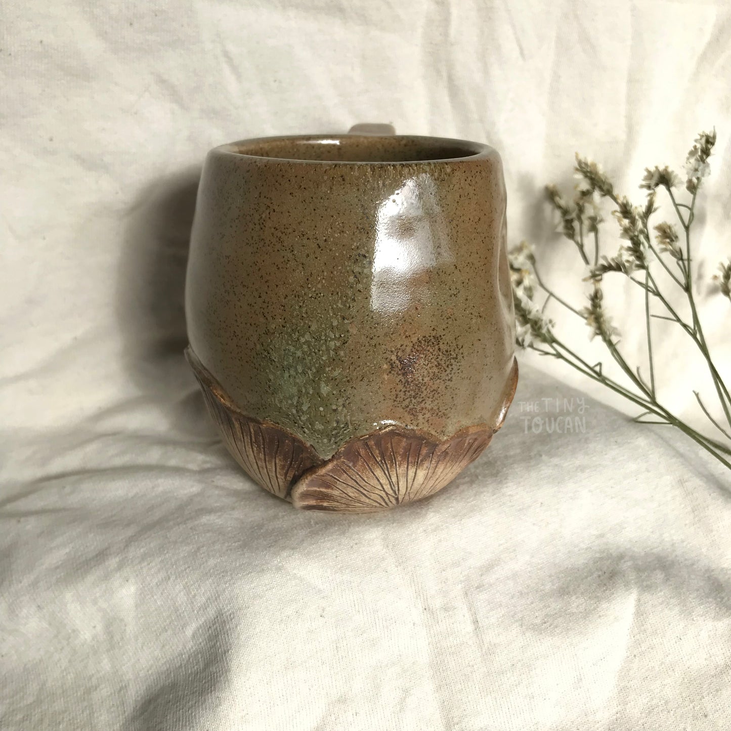 Mushroom Dimple Mug in Swamp Green Speckle