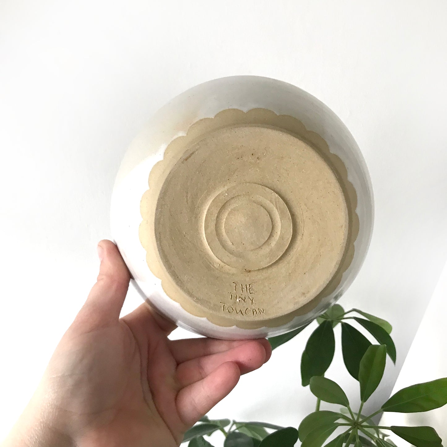 White Scalloped folk bowl