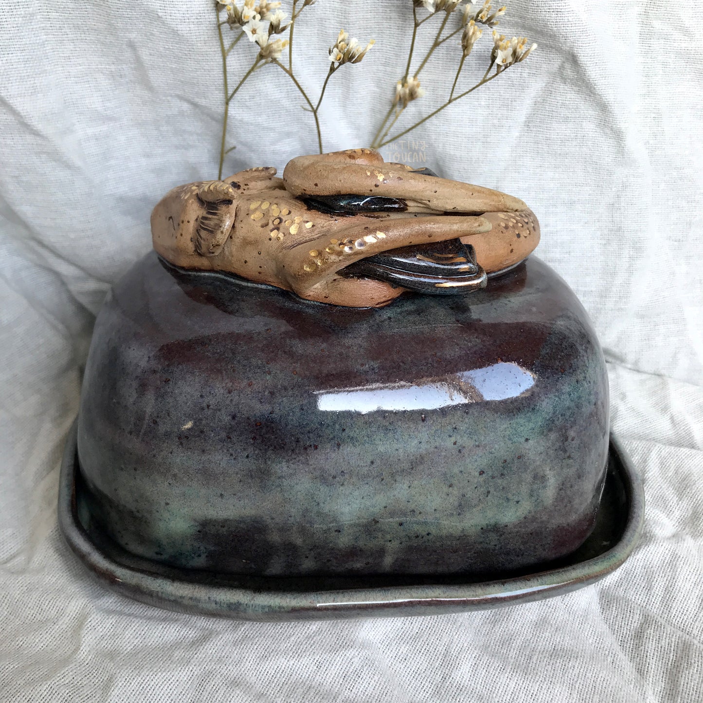 Sleepy Dragon Butter Dish in Midnight with 24k Gold