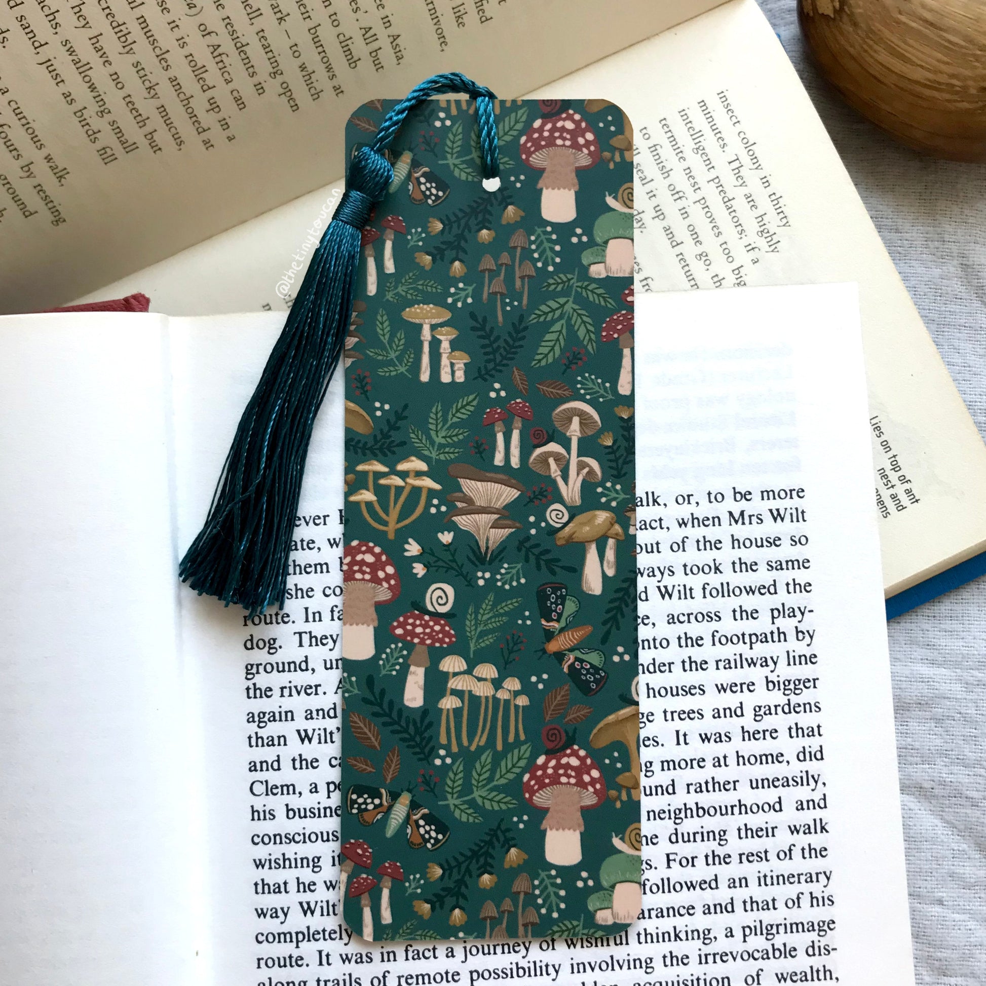 Mushies bookmark. Mushroom illustration- Fungi- With or without tassel- Kawaii bookmark- Book worm gift- Book lover-  Pretty Stationery