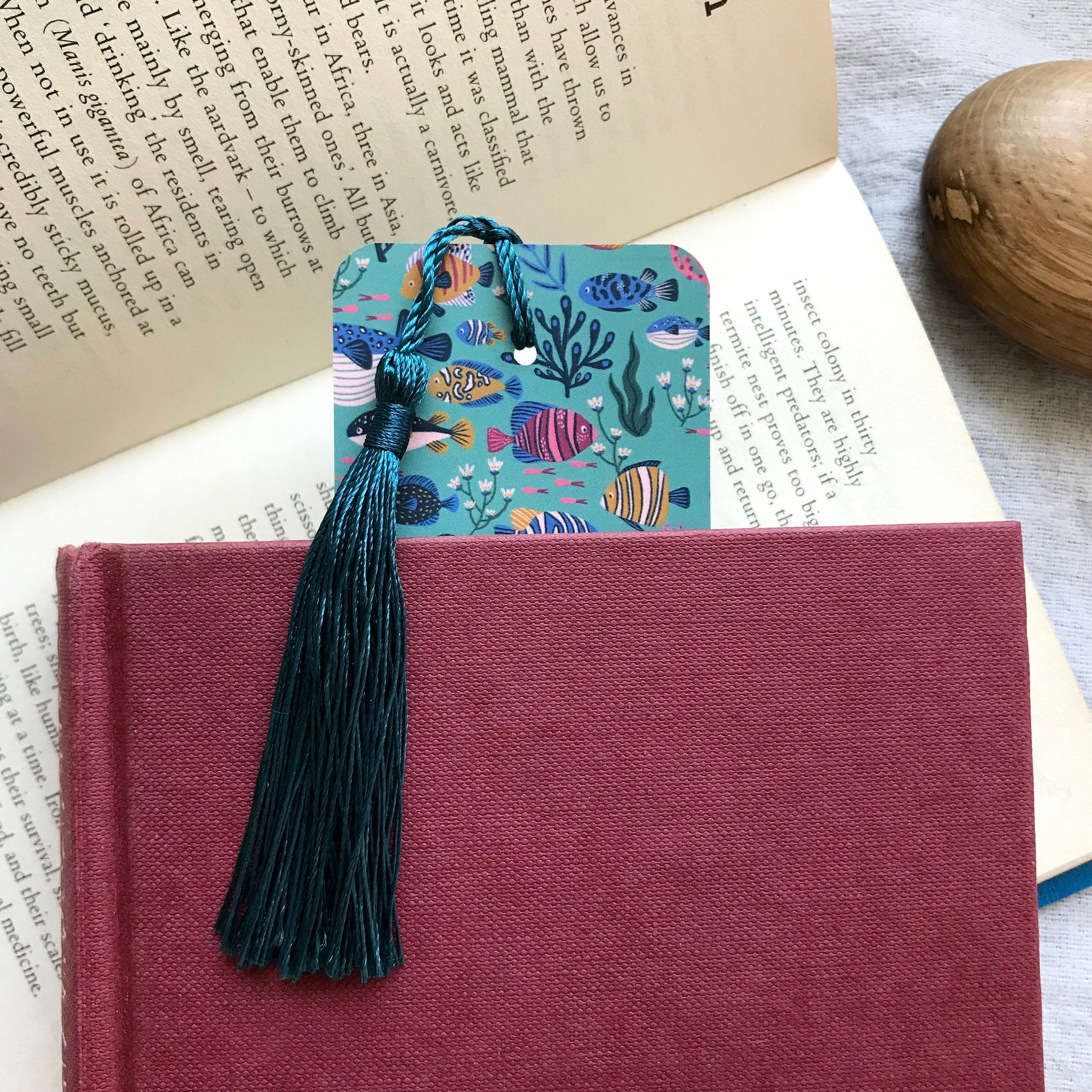 Fishies bookmark. With or without tassel- Under the sea- Cute bookmark- Kawaii bookmark-Book worm gift- Book lover-  Pretty Stationery