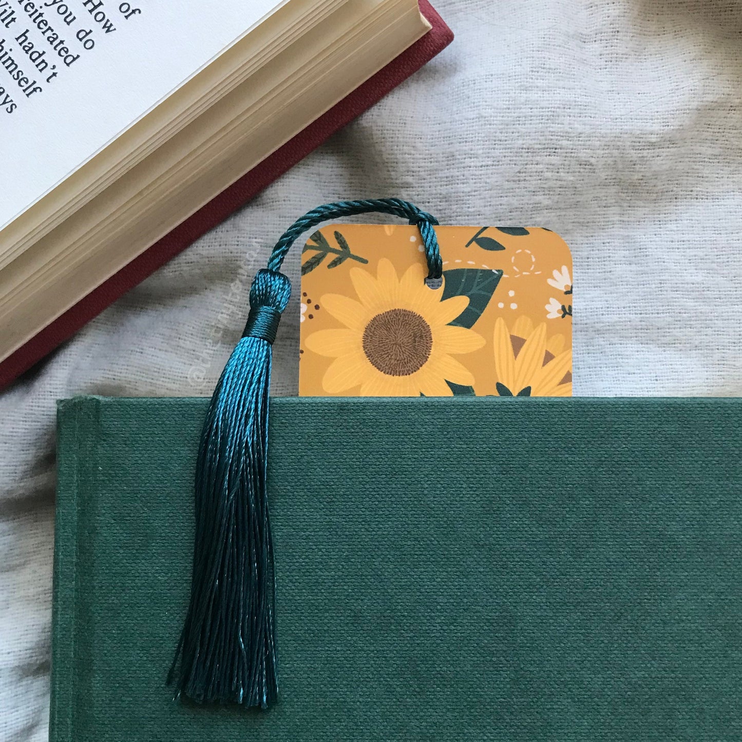 Sunflowers and bumble bees bookmark -Flowers- With or without tassel- Kawaii bookmark- Book worm gift- Book lover- Pretty Stationery