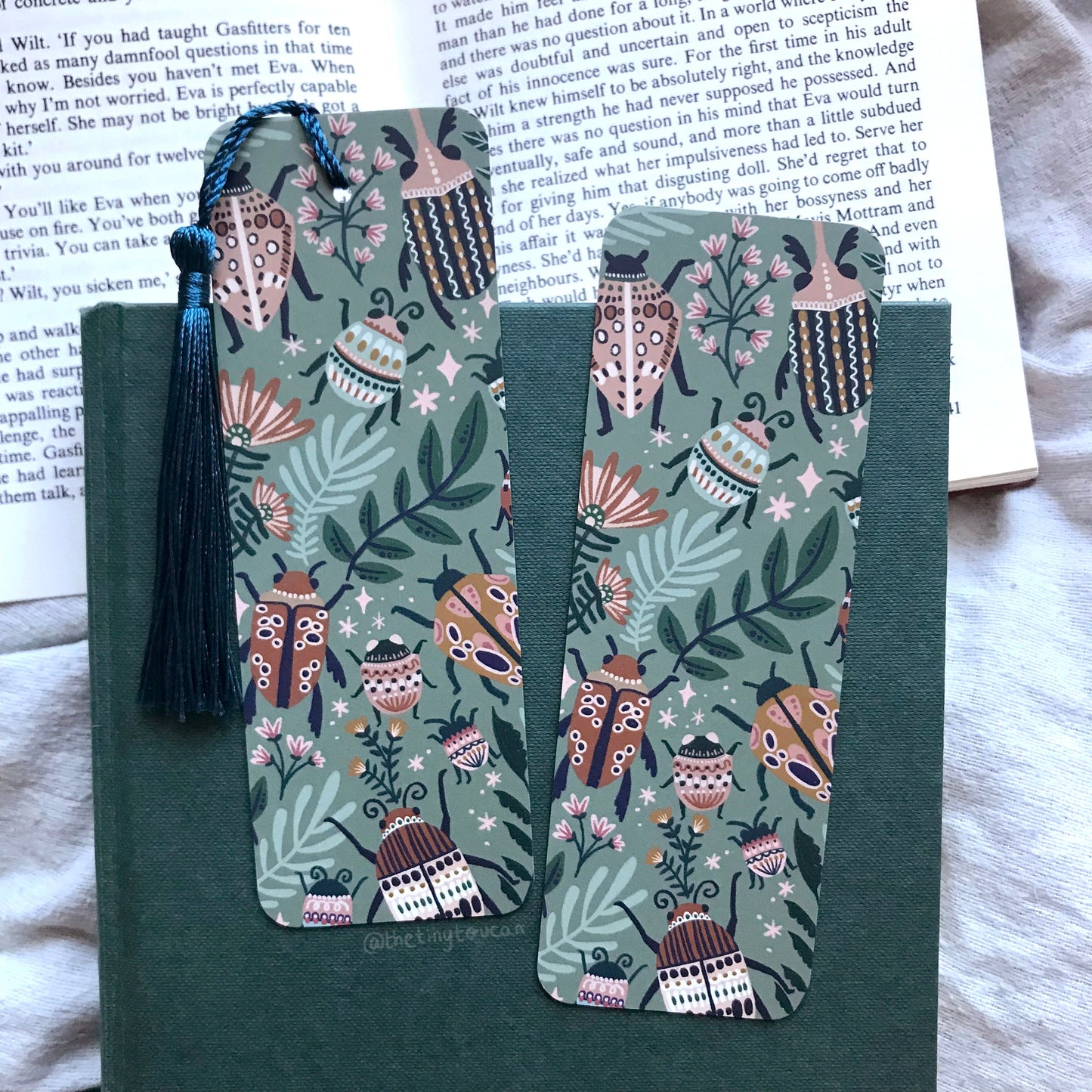 Beetles bookmark. Folk Art bugs illustration- With or without tassel- Kawaii bookmark- Book worm gift- Book lover- Pretty Stationery