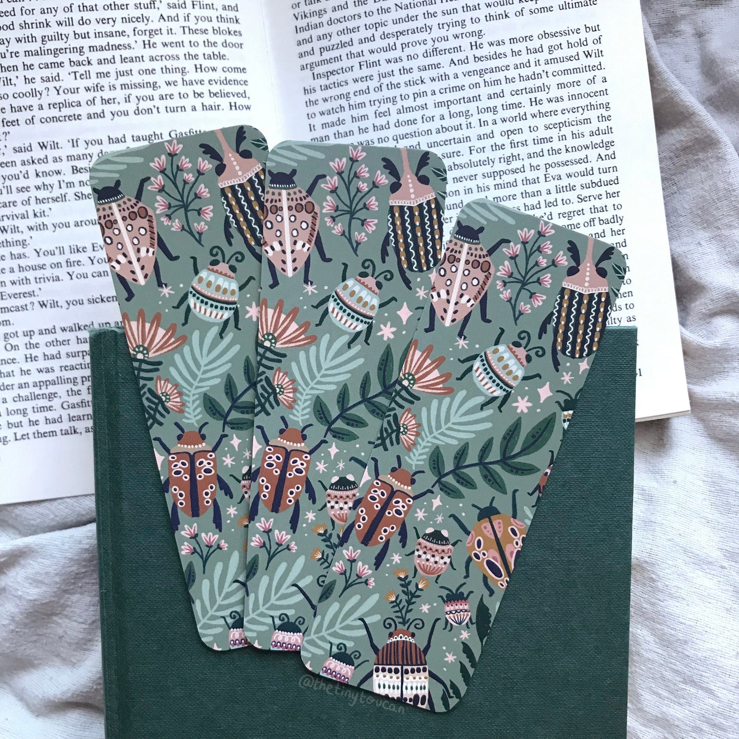 Beetles bookmark. Folk Art bugs illustration- With or without tassel- Kawaii bookmark- Book worm gift- Book lover- Pretty Stationery