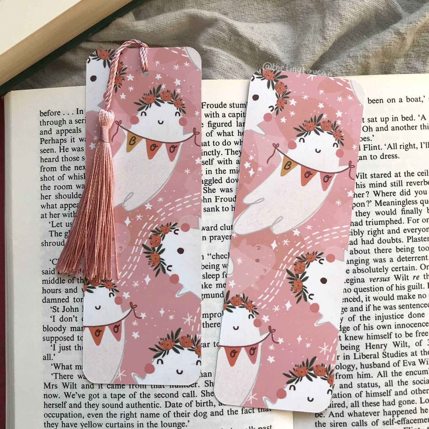 Boo! Ghosties Bookmark. Cute halloween ghosts with pumpkin crowns bookmark- Kawaii illustration- With or without tassel- Book worm gift