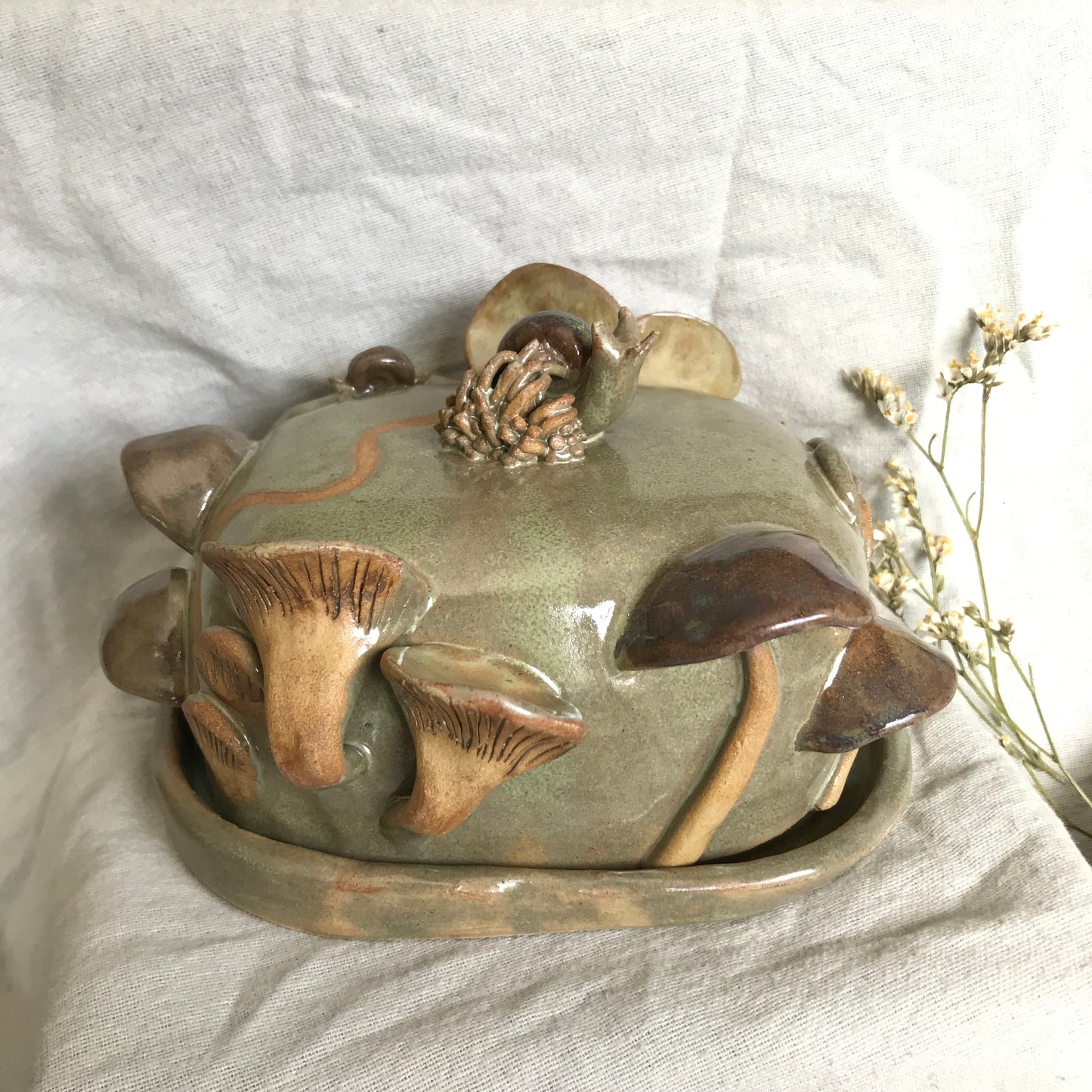 Mushie Butter Dish in Lichen Green