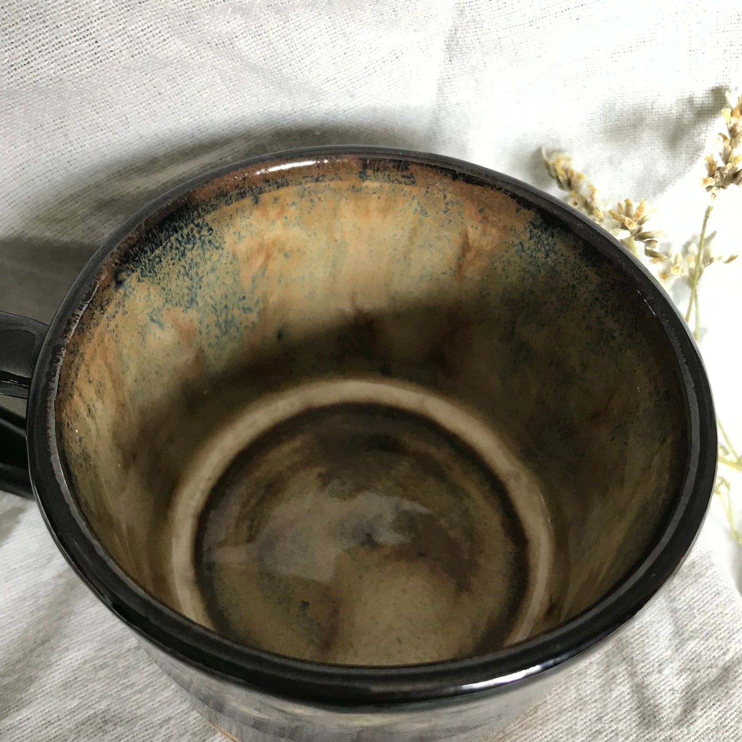 Scallop Mug in Swamp Dusk Buff